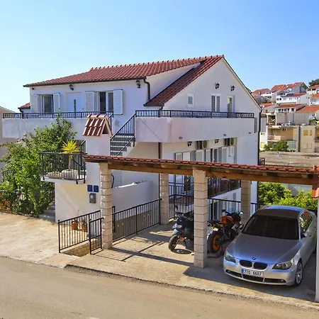 Dvoshko 招待所 3*